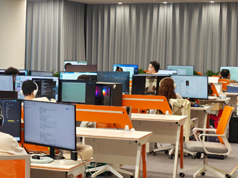 基地学员实战工位 · 2